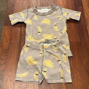 HANNA ANDERSSON cool banana short sleeves and short pj set 😎🍌